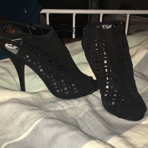 Size 8 heels ankle booties